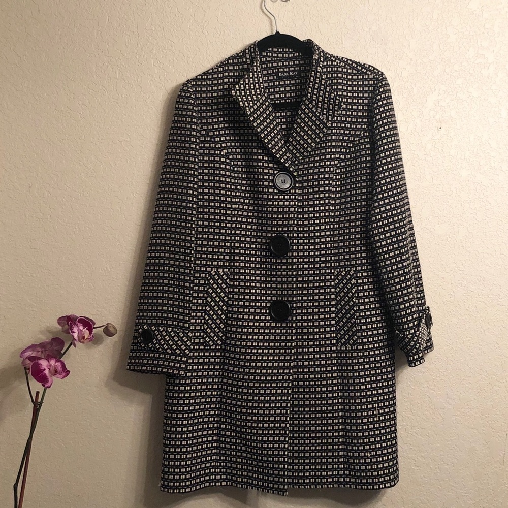 Dana Kay Womens Size 12 Black and White Swing Coat